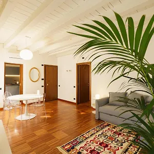 Domus - Residenza Marconi , Verona Italia